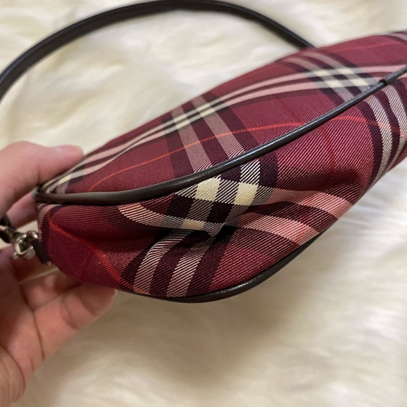 Authentic vintage Burberry red nova check clutch - Picture 3 of 10